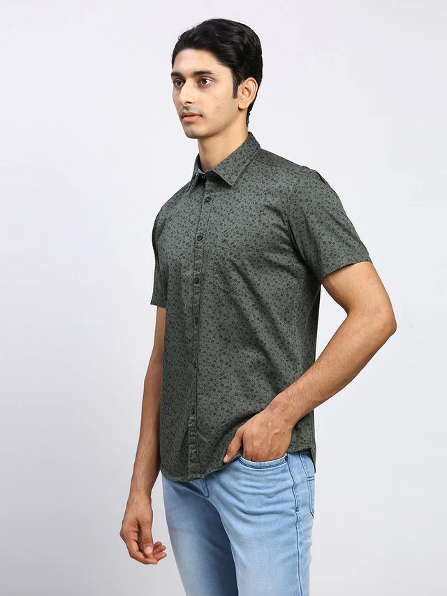 Parx Men Green Printed Slim Fit Half Sleeve Semi Cut Away Collar Shirt - Image 3