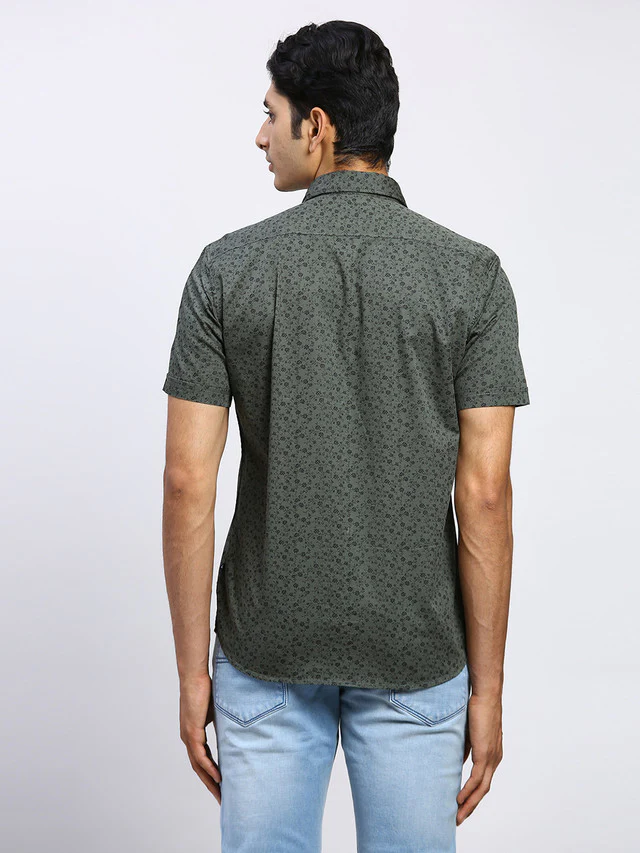 Parx Men Green Printed Slim Fit Half Sleeve Semi Cut Away Collar Shirt - Image 4