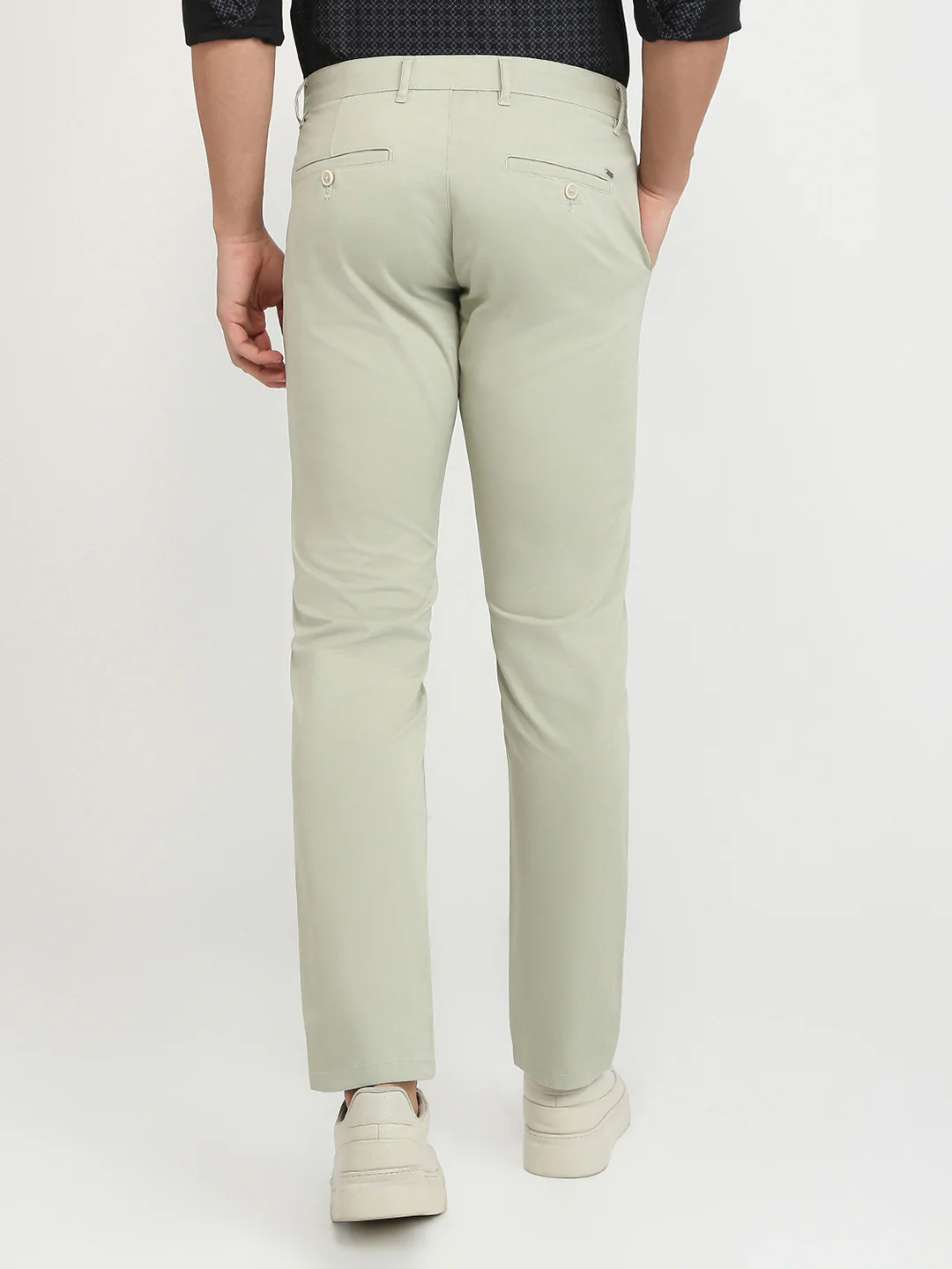 Parx Men Green Solid Low Rise Tapered Fit Cotton Blend Trouser - Image 4