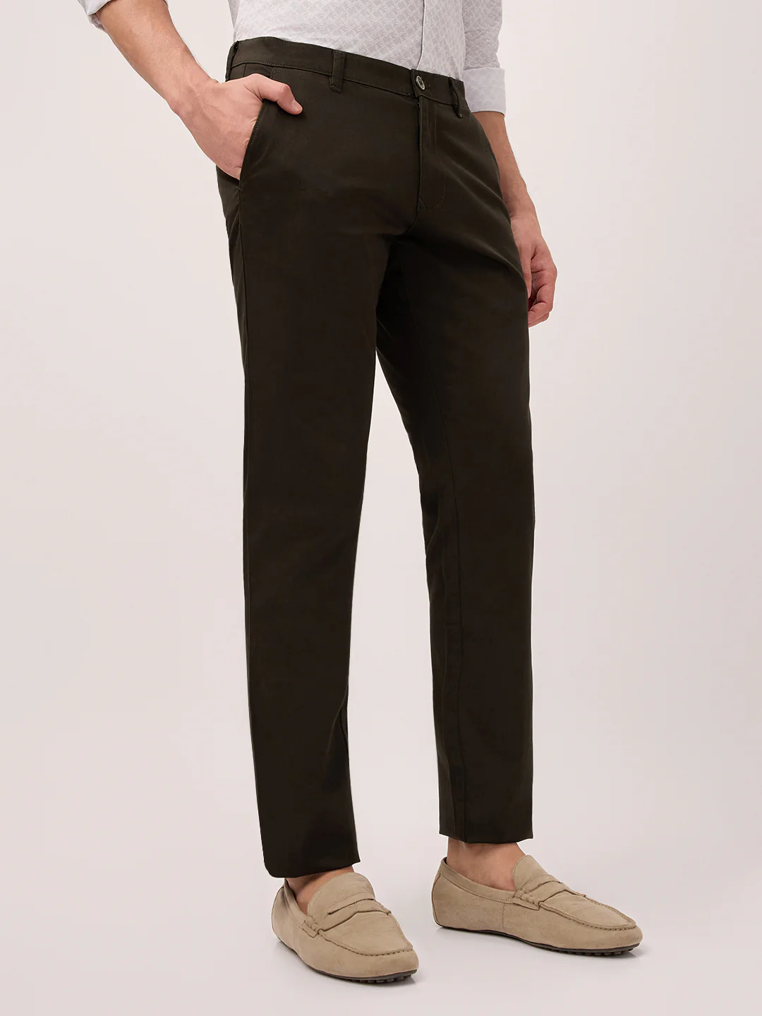 Parx Men Green Solid Low Rise Tapered Fit Cotton Blend Trouser - Image 3