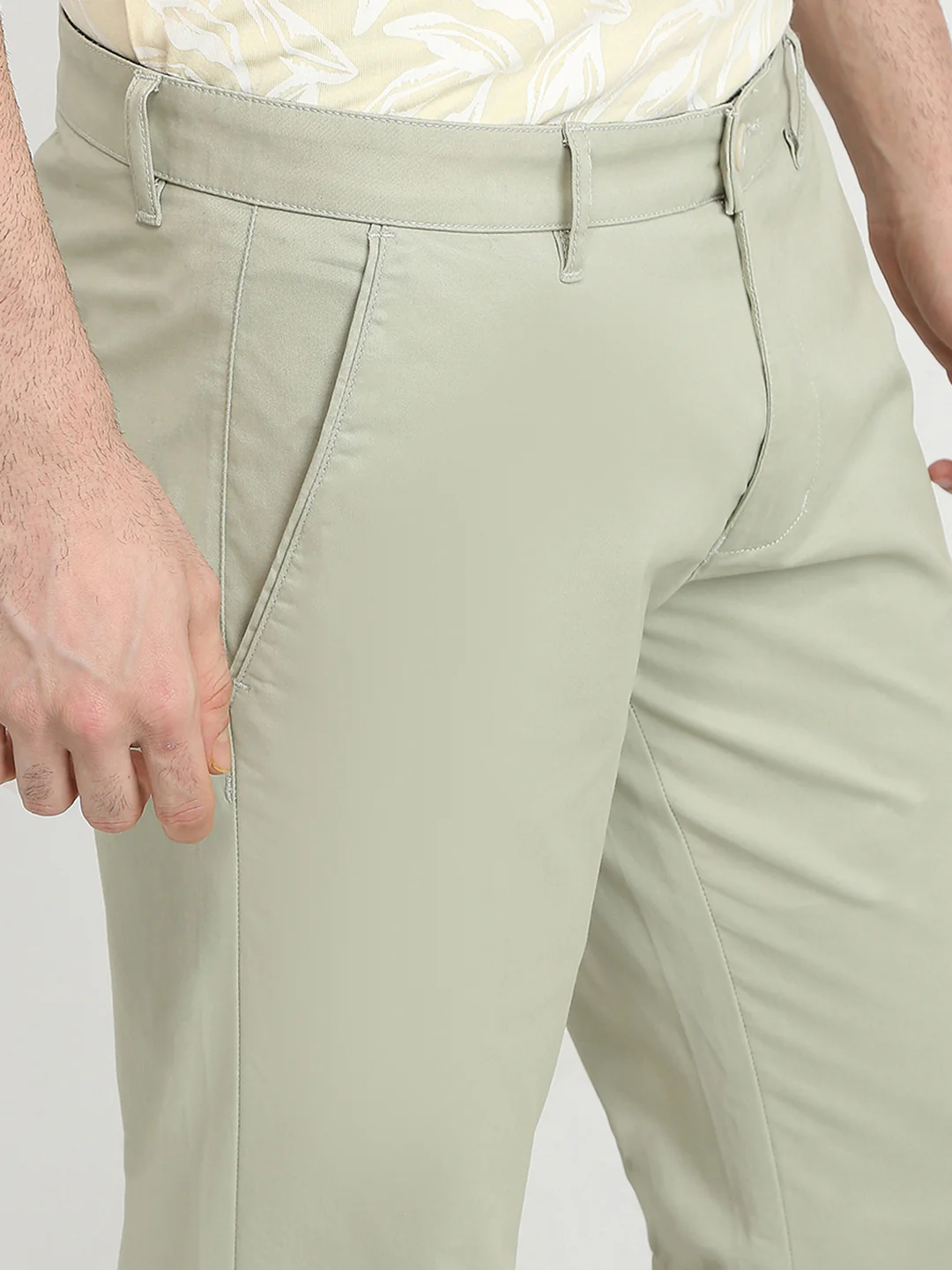 Parx Men Green Solid Slim Tapered Fit Cotton Blend Trouser - Image 6