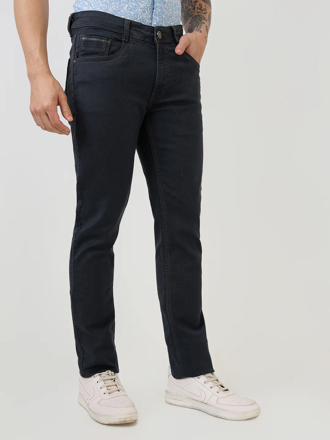 Parx Men Grey Knitted Low Rise Tapered Fit Cotton Blend Jeans - Image 3