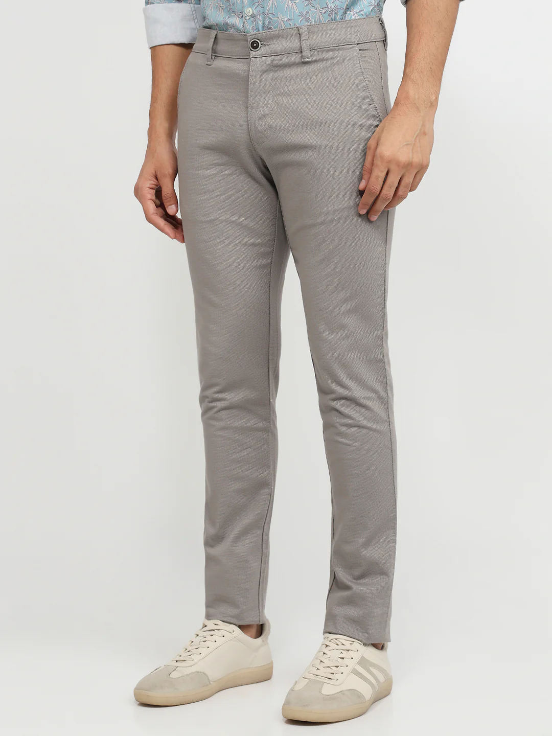 Parx Men Grey Solid Low Rise Tapered Cotton Blend Trouser - Image 2
