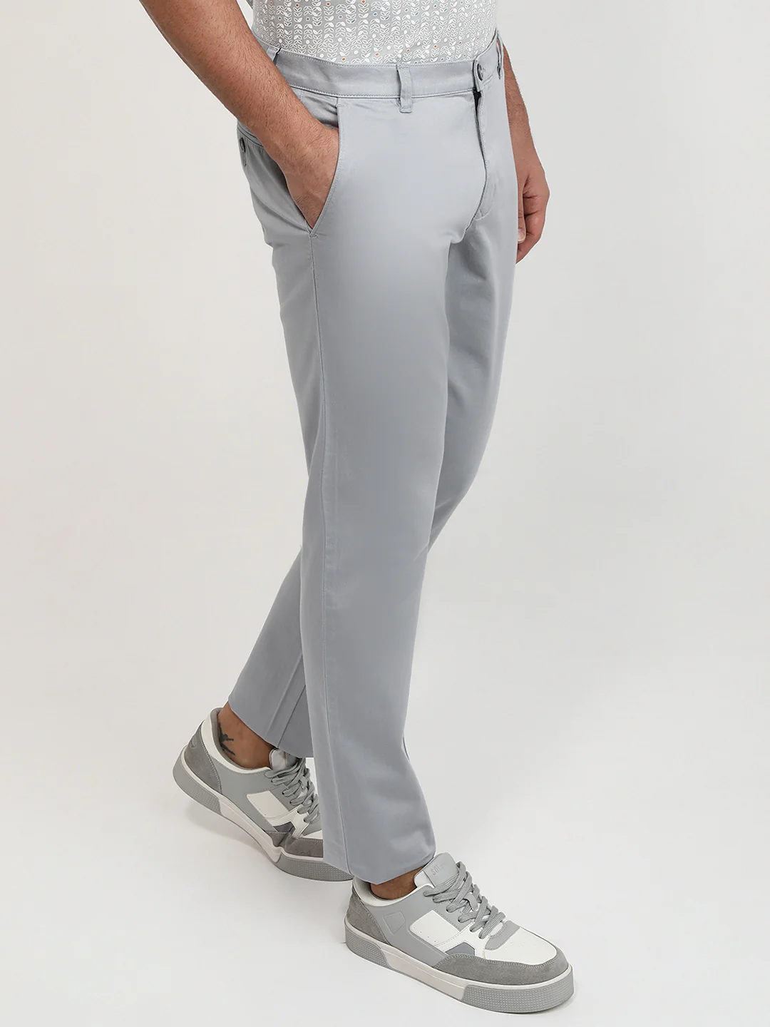 Parx Men Grey Solid Low Rise Tapered Fit Cotton Blend Trouser - Image 3