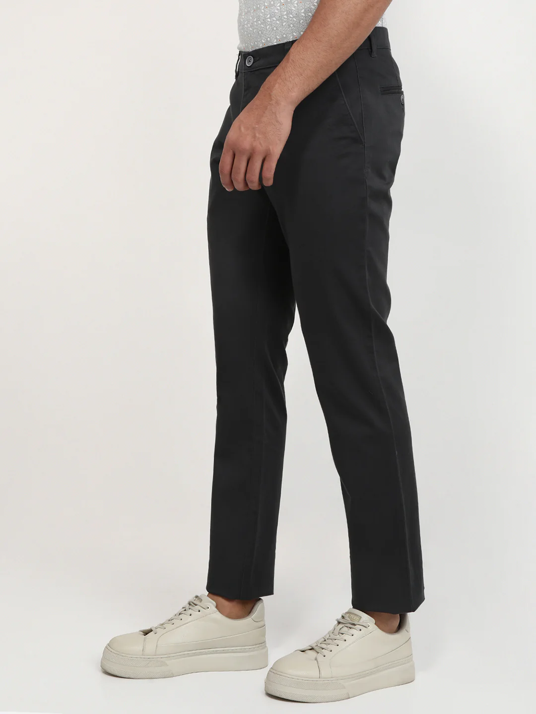 Parx Men Grey Solid Low Rise Tapered Fit Cotton Blend Trouser - Image 2