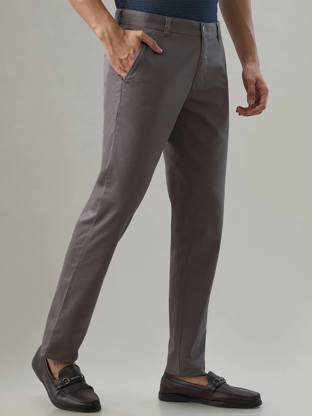 Parx Men Grey Solid Low Rise Tapered Fit Cotton Blend Trouser - Image 2
