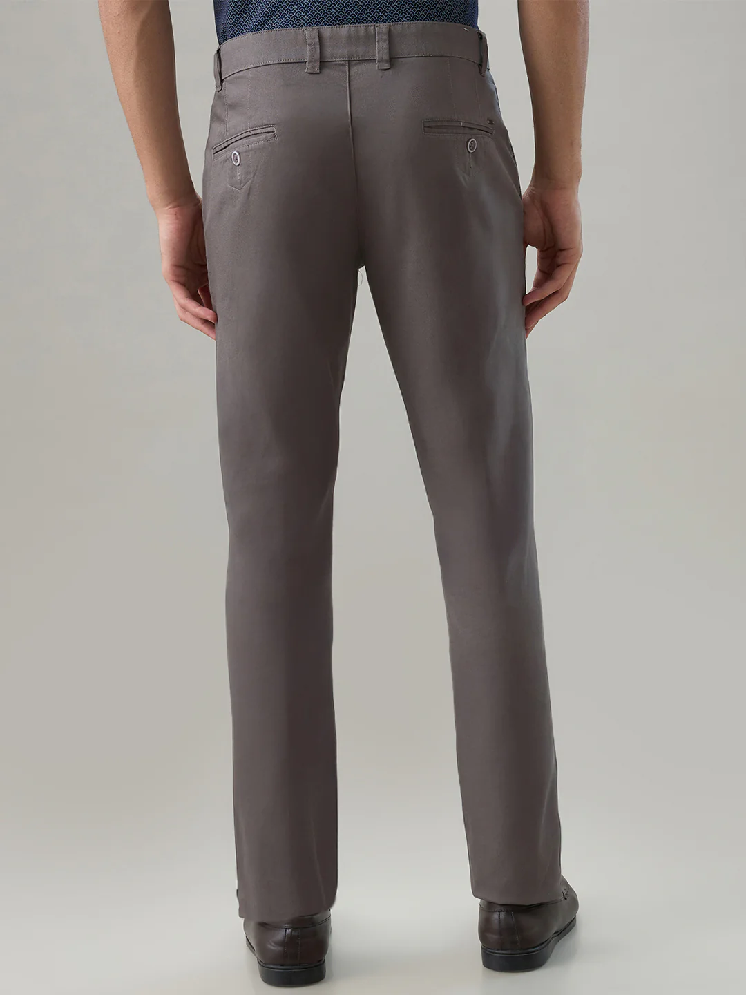 Parx Men Grey Solid Low Rise Tapered Fit Cotton Blend Trouser - Image 4