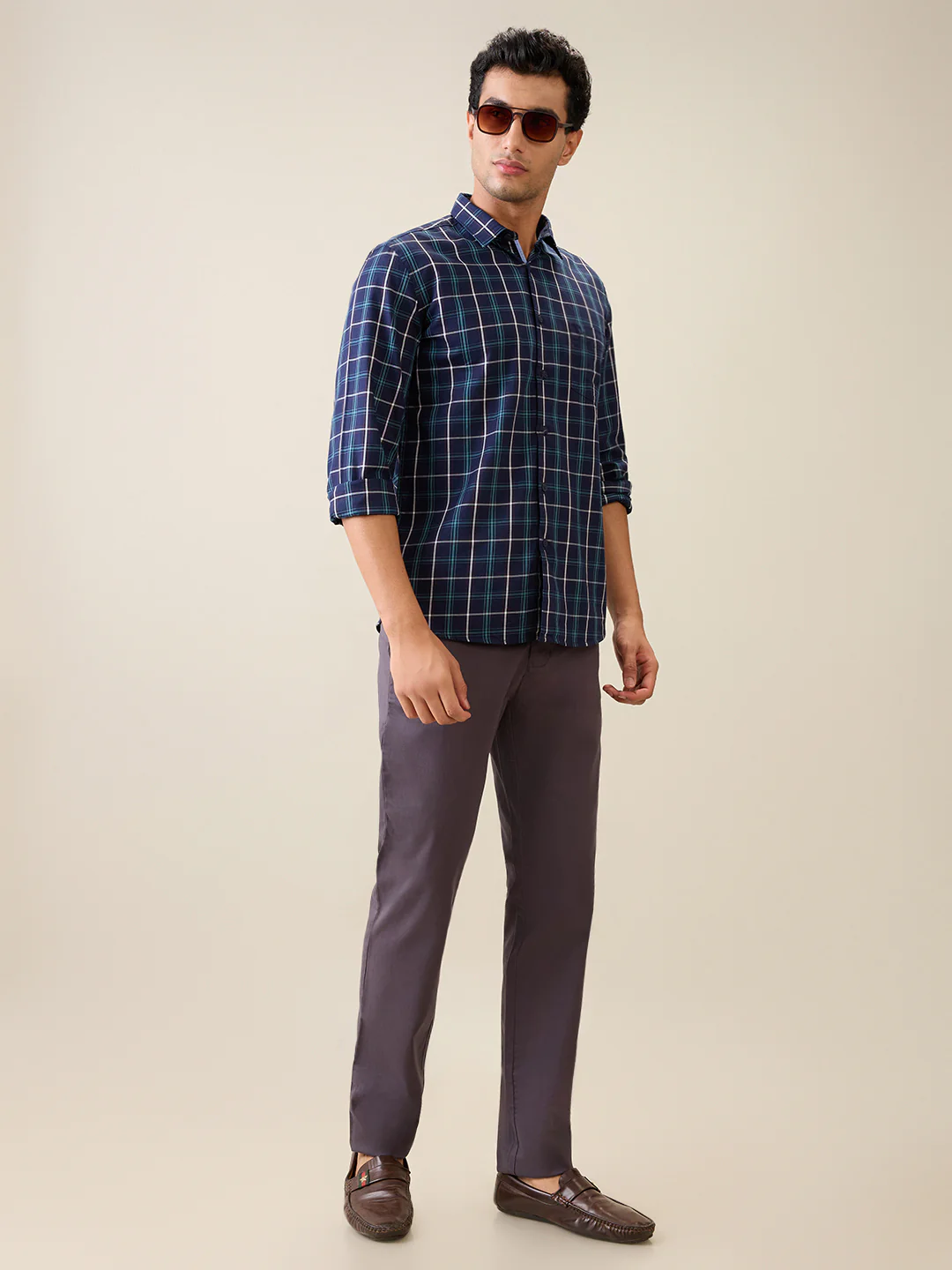 Parx Men Grey Solid Low Rise Tapered Fit Cotton Blend Trouser - Image 5
