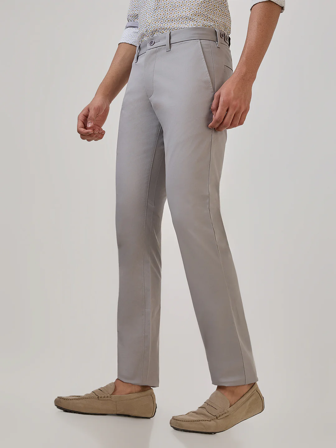 Parx Men Grey Solid Low Rise Tapered Fit Cotton Blend Trouser - Image 2