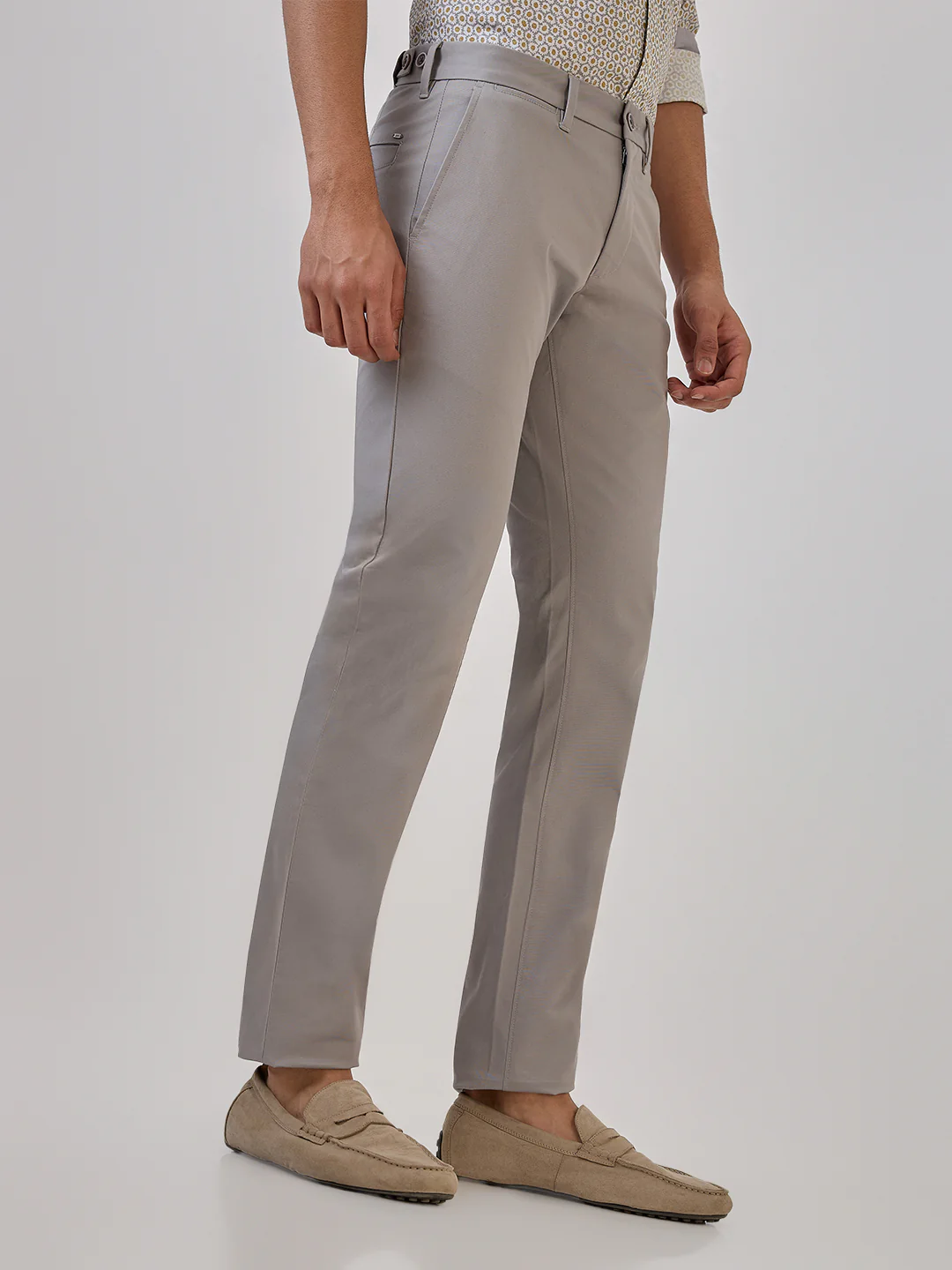 Parx Men Grey Solid Low Rise Tapered Fit Cotton Blend Trouser - Image 3