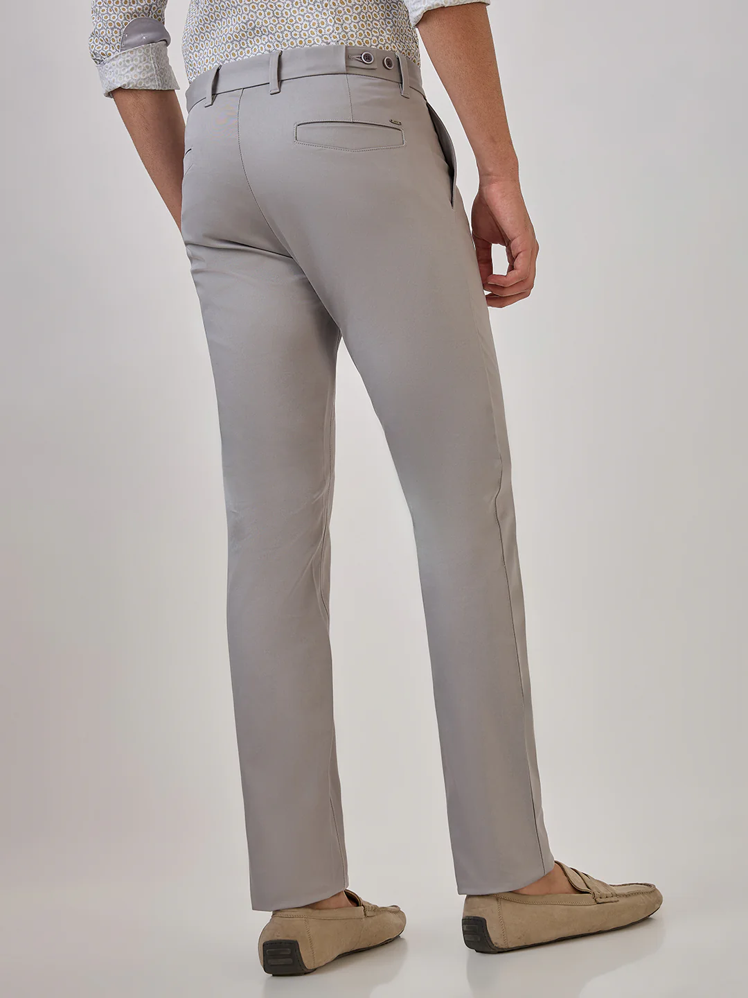 Parx Men Grey Solid Low Rise Tapered Fit Cotton Blend Trouser - Image 4