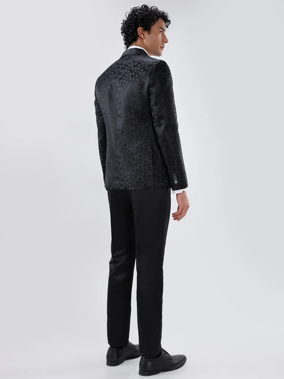 Raymond Men Black Slim Fit Jacquard Suit - Image 4