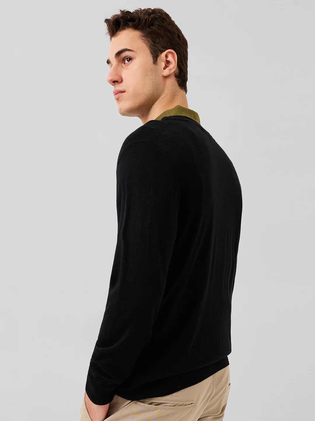 Raymond Men Black Solid Contemporary Fit Silk Blend Sweatshirt - Image 3