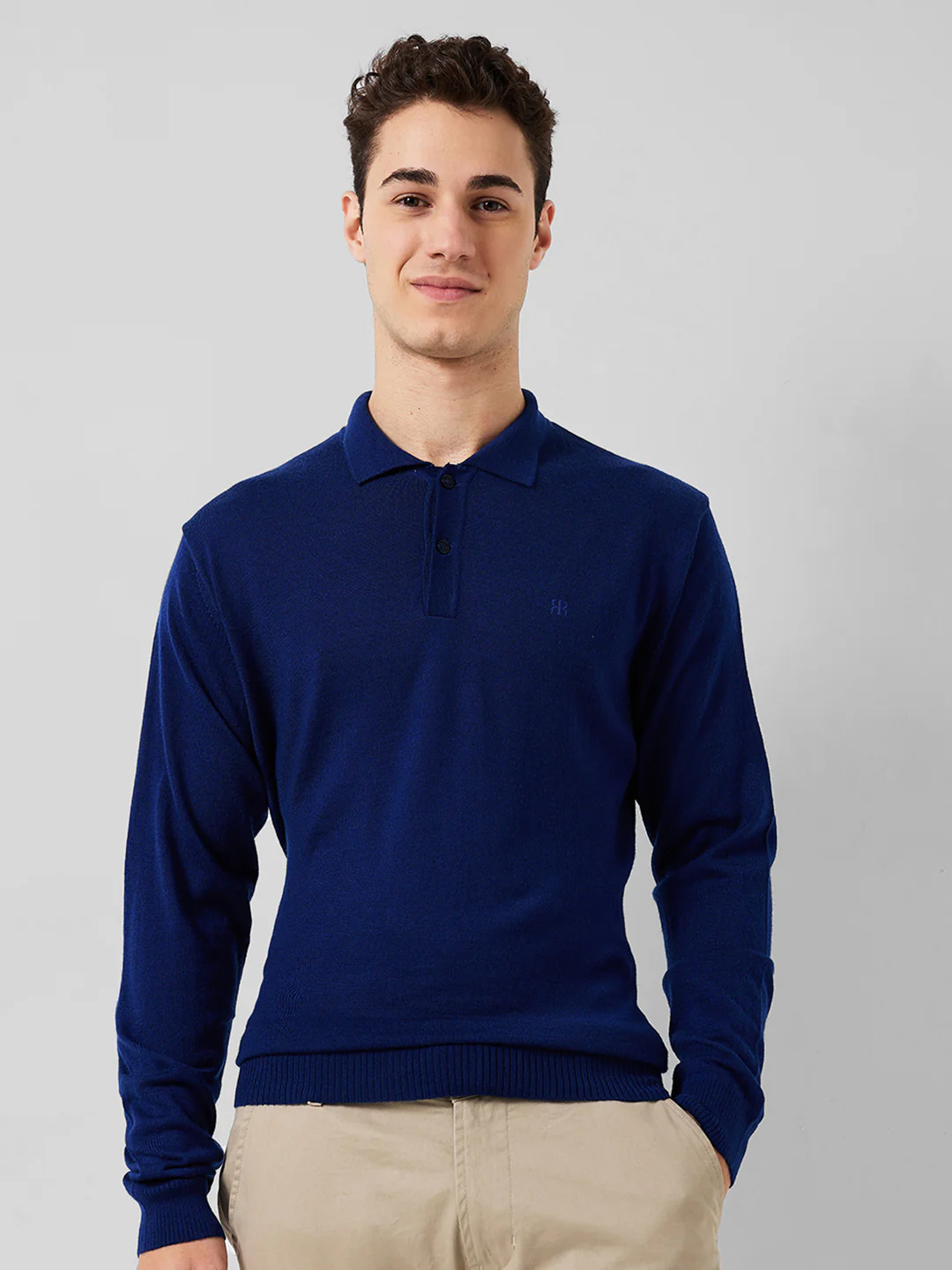 Raymond Men Blue Solid Contemporary Fit M Blend Sweatshirt