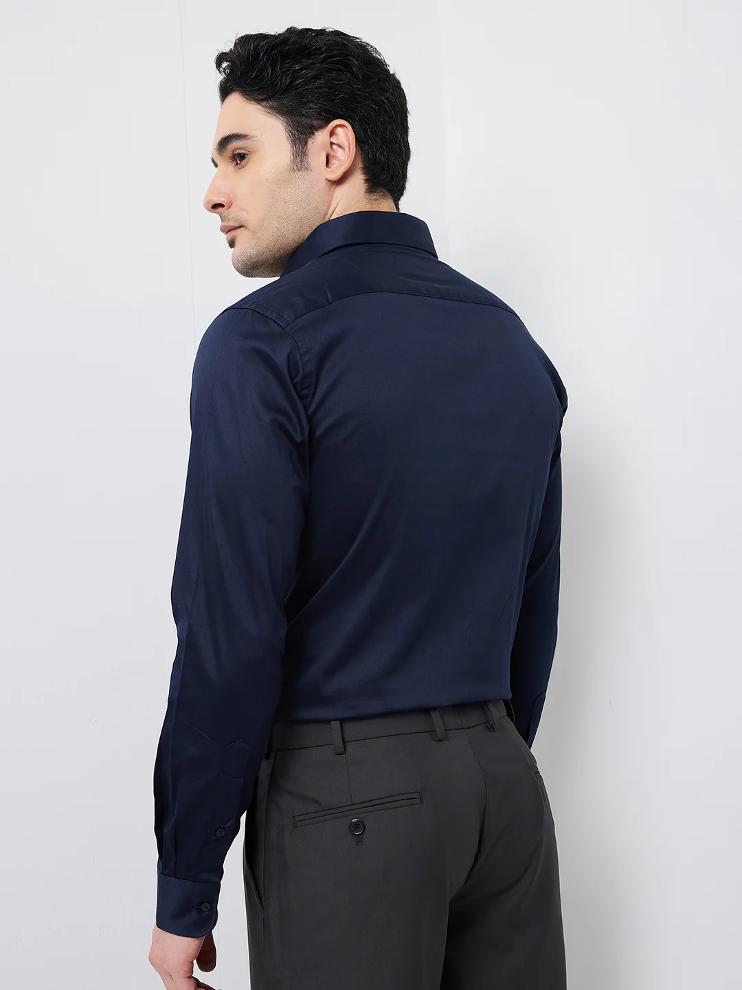 Raymond Men Blue Solid Slim Fit Cotton Blend Shirt - Image 4