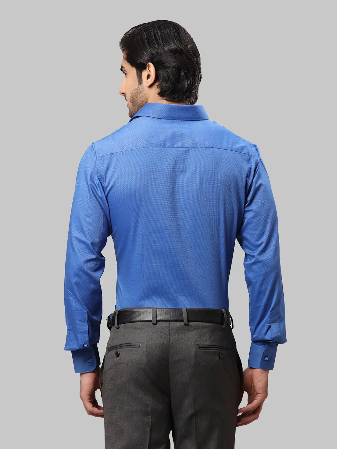 Raymond Men Blue Solid Slim Fit Cotton Shirts - Image 4