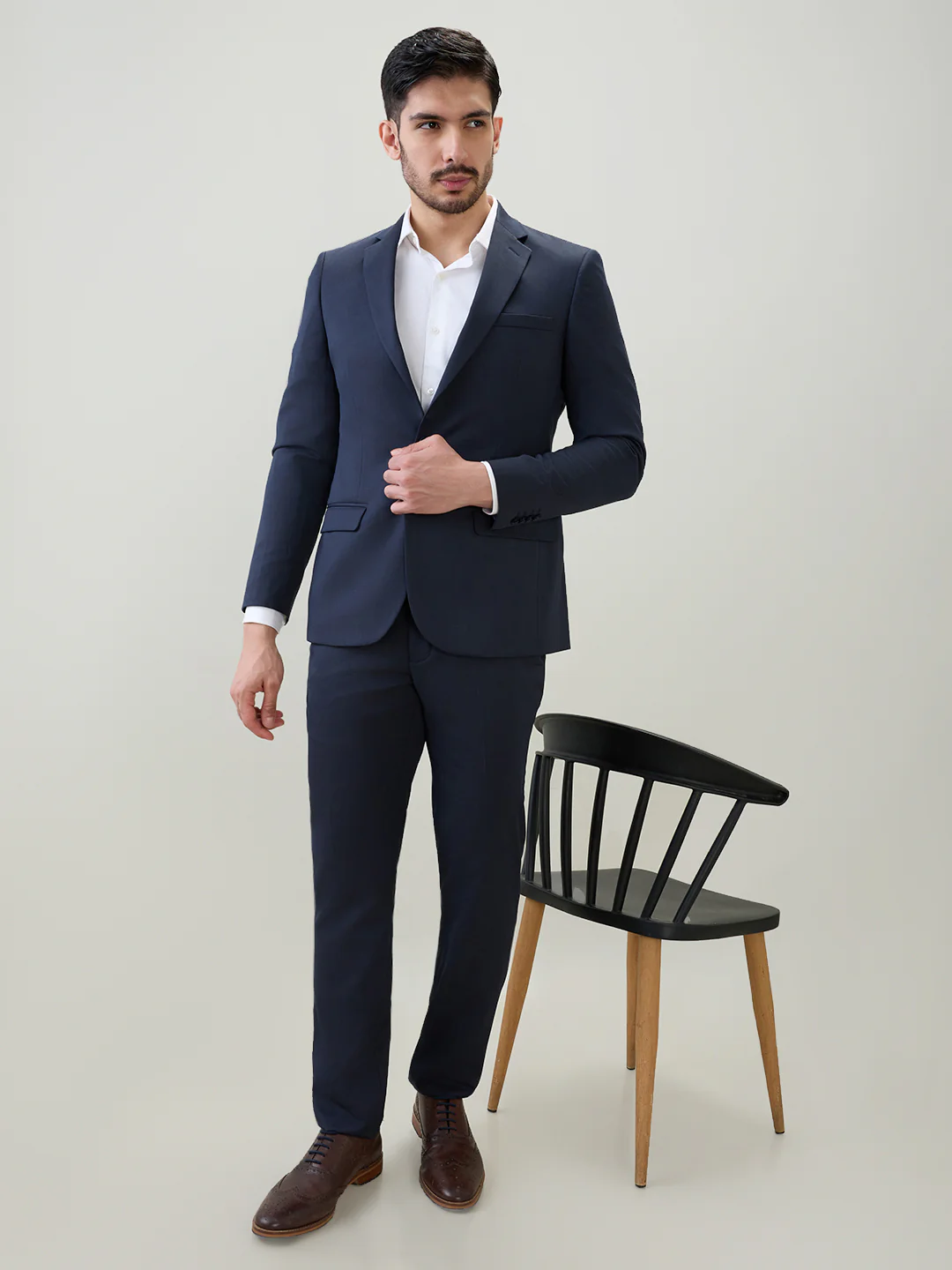 Raymond Men Contemporary Fit Solid Pattern Poly Viscose Blend Full Sleeve Suit
