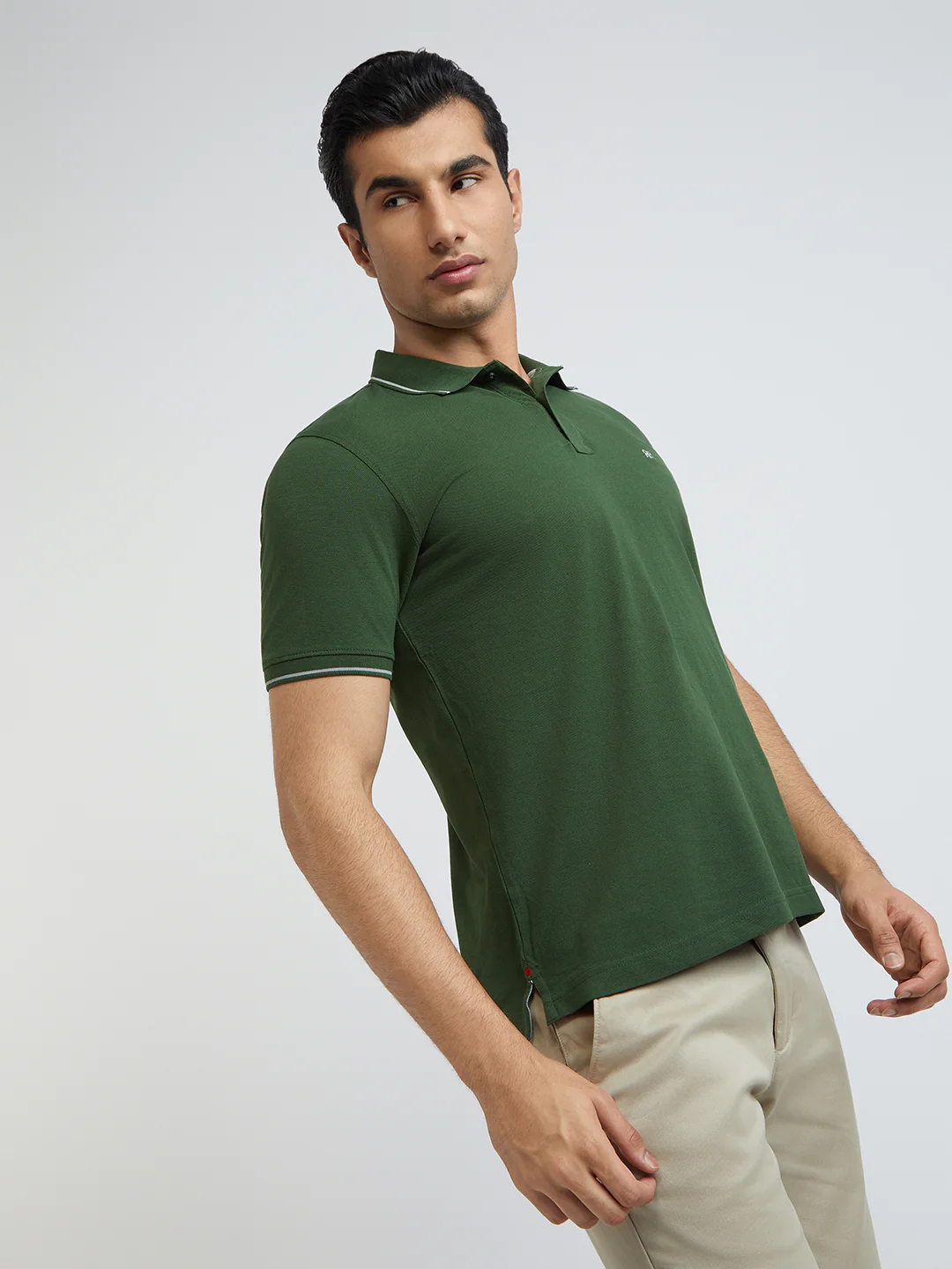 Raymond Men Green Contemporary Fit Solid T-Shirt - Image 2