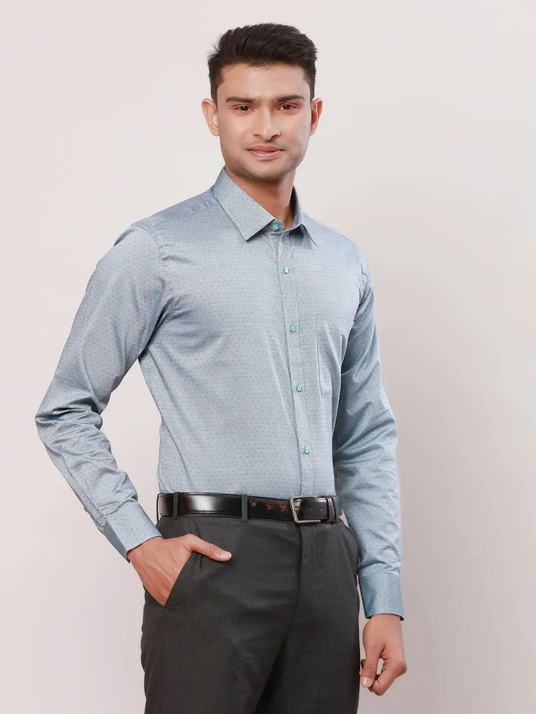 Raymond Men Green Solid Contemporary Fit Cotton Full Sleeve Regular Collar Shirt - Image 2