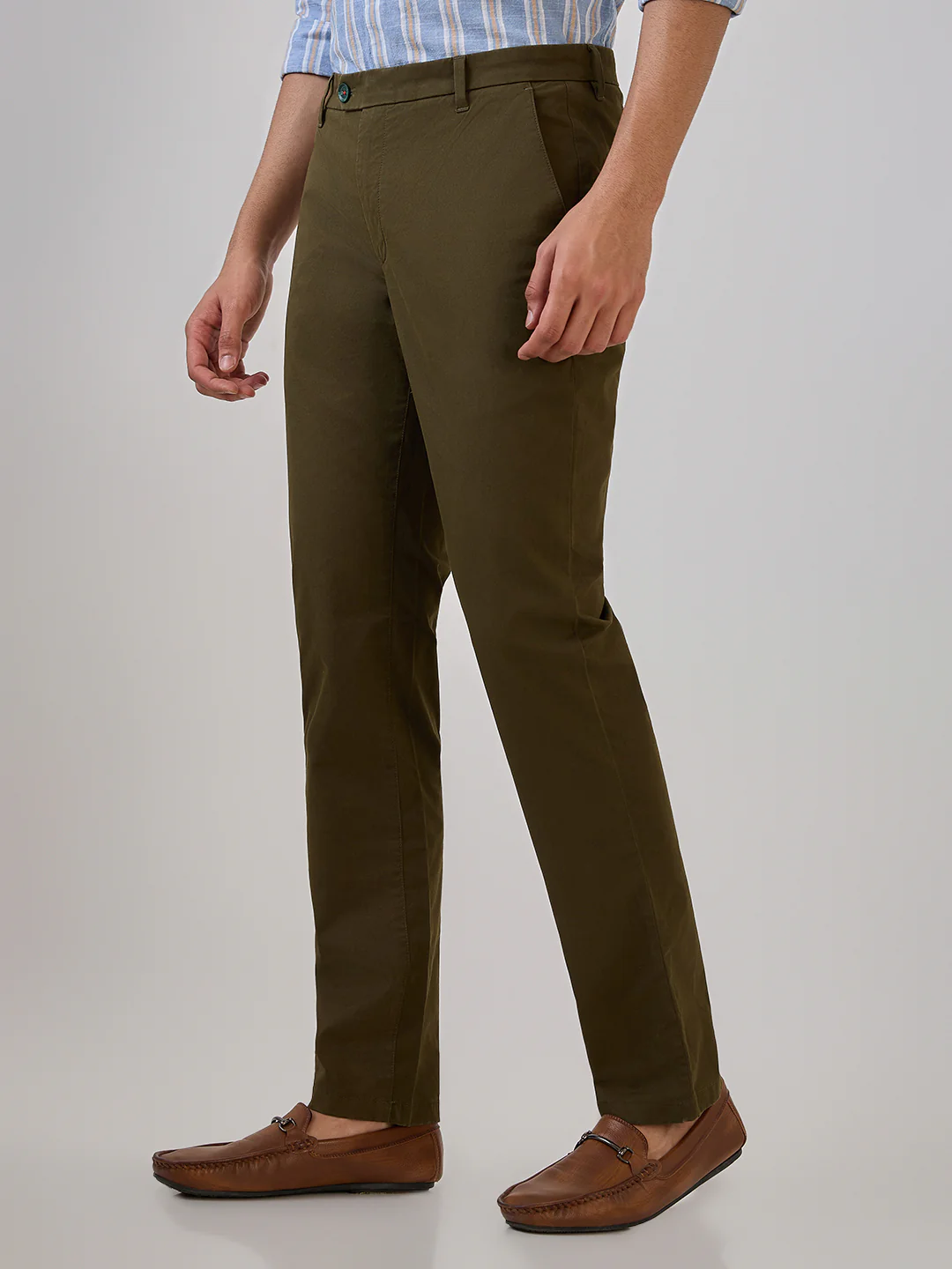 Raymond Men Green Solid Slim Fit Cotton Blend Trouser - Image 2