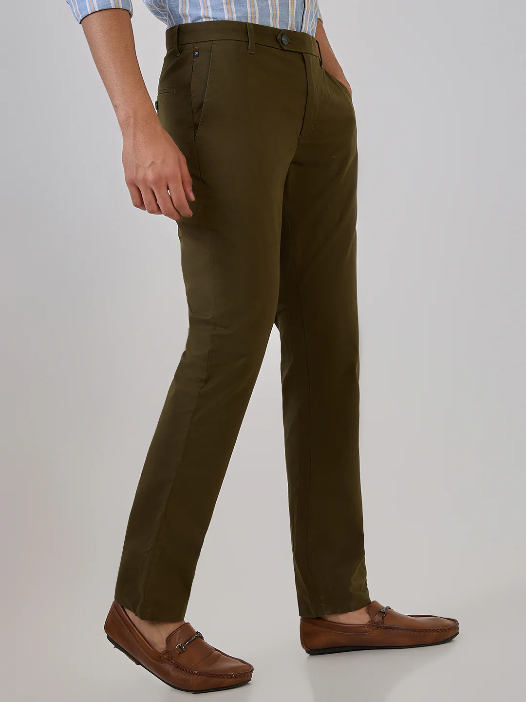Raymond Men Green Solid Slim Fit Cotton Blend Trouser - Image 3
