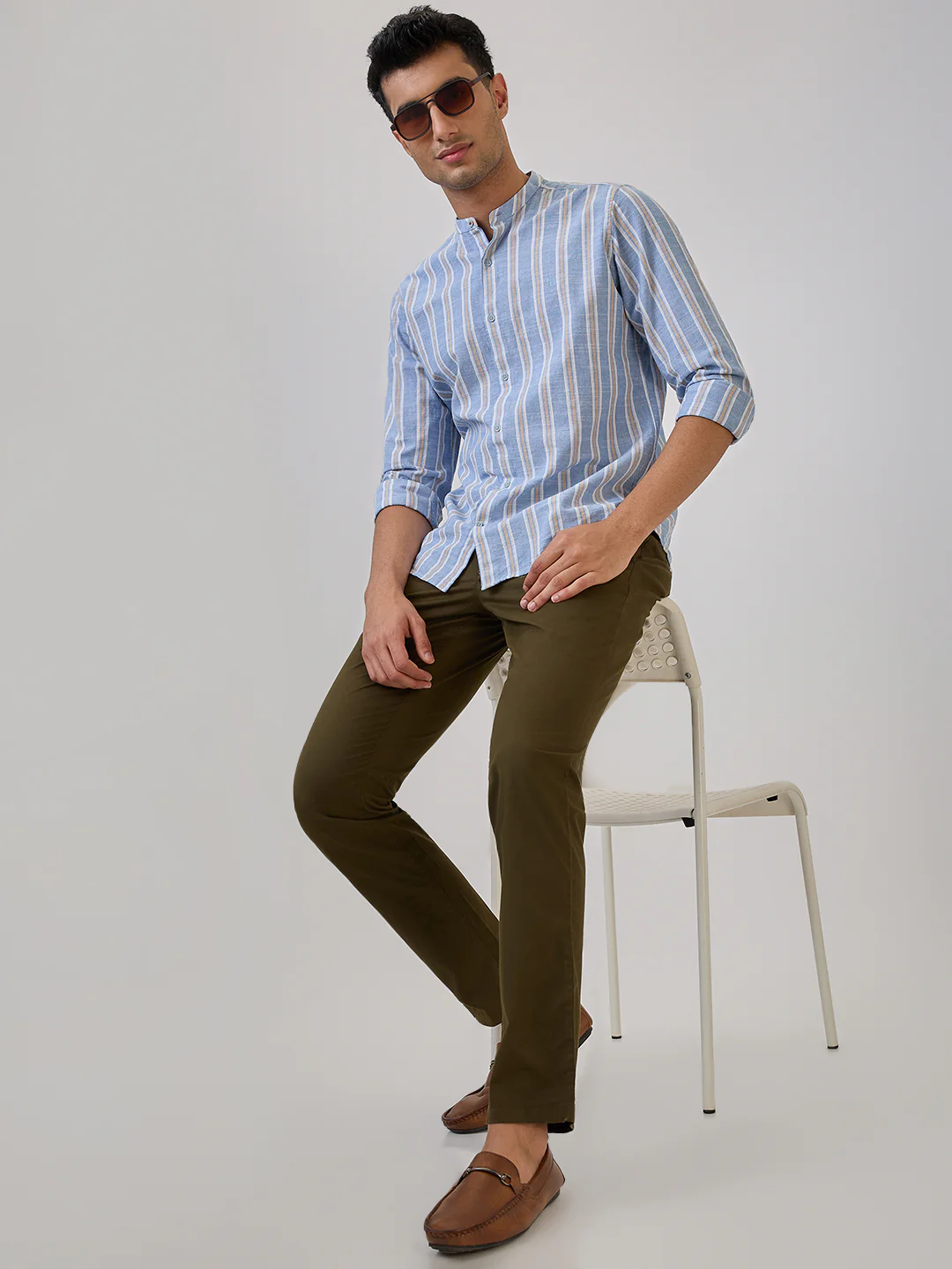 Raymond Men Green Solid Slim Fit Cotton Blend Trouser - Image 5