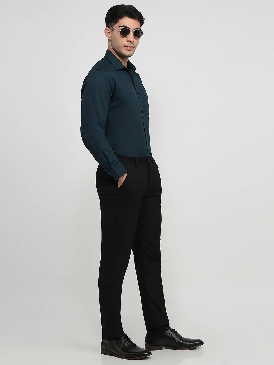 Raymond Men Green Solid Slim Fit Cotton Shirt - Image 5