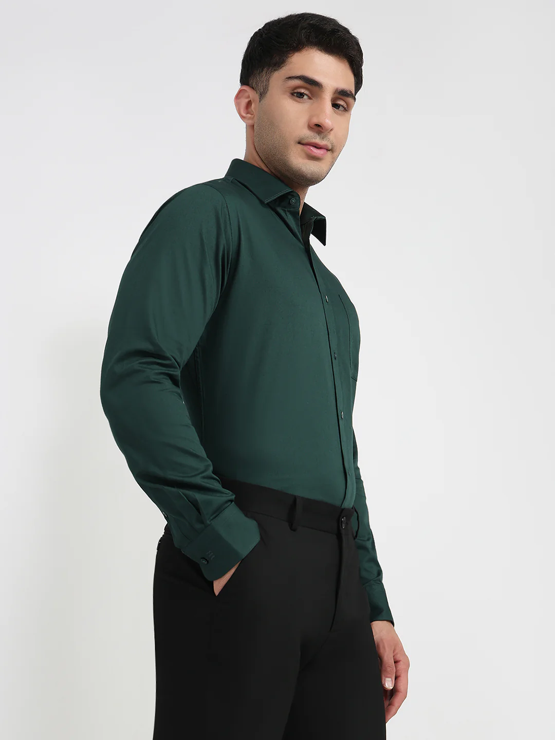 Raymond Men Green Solid Slim Fit Cotton Shirt - Image 3