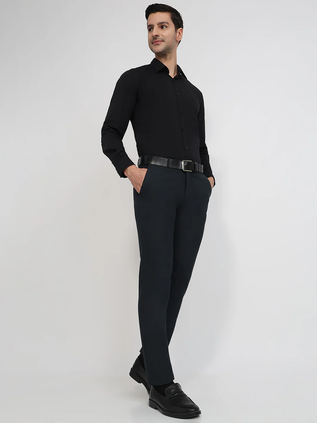Raymond Men Green Solid Slim Fit Polyester Blend Trouser - Image 5