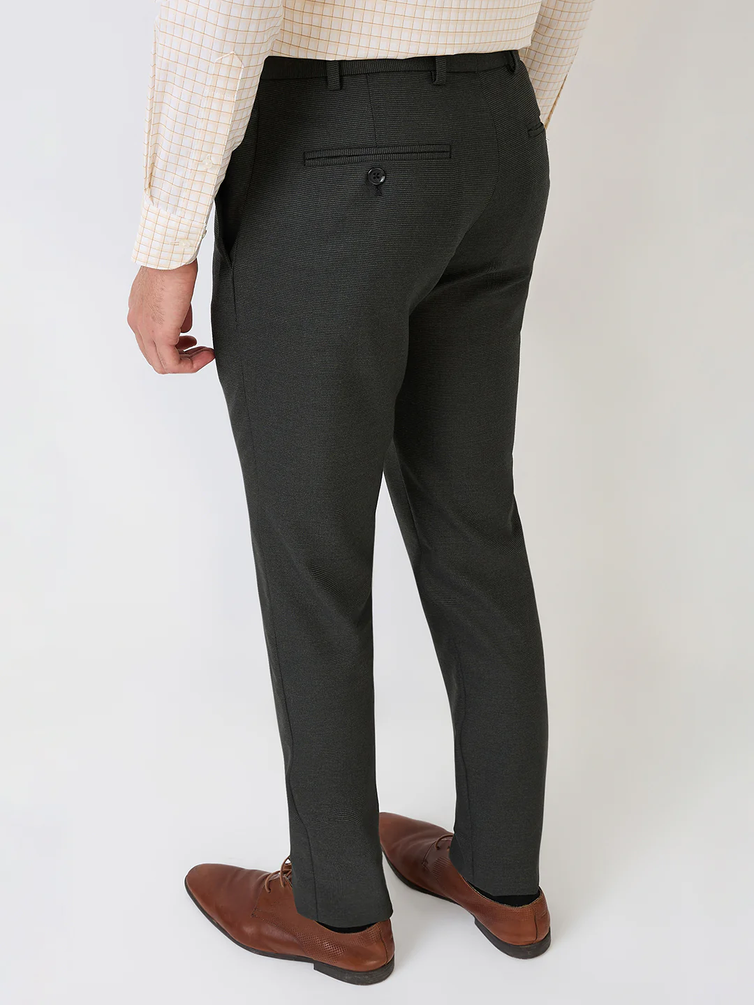 Raymond Men Green Solid Slim Fit Polyester Blend Trouser - Image 4