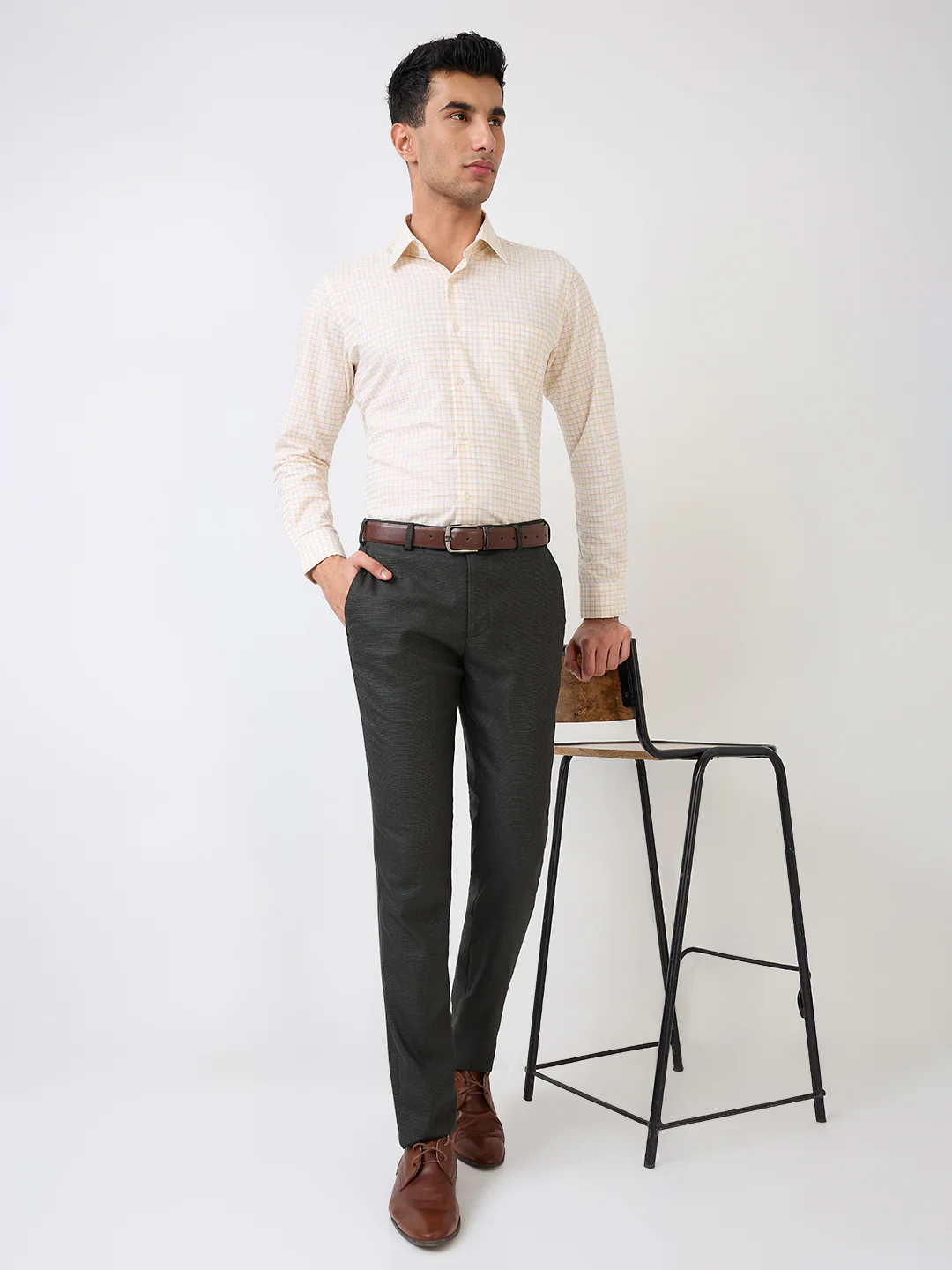 Raymond Men Green Solid Slim Fit Polyester Blend Trouser - Image 6