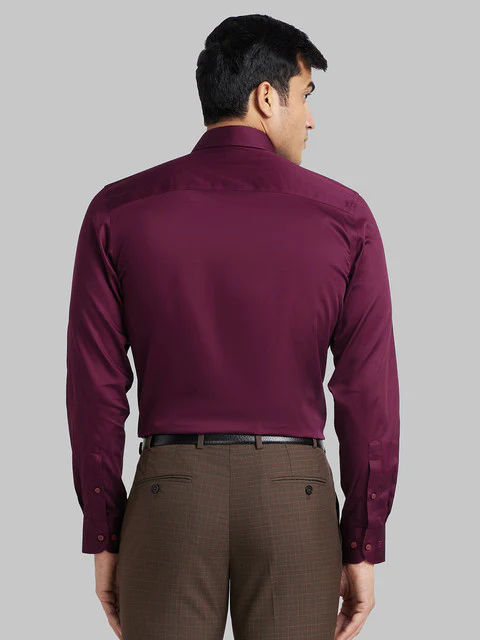 Raymond Men Maroon Contemporary Fit Solid Cutaway Collar Shirt - Image 4