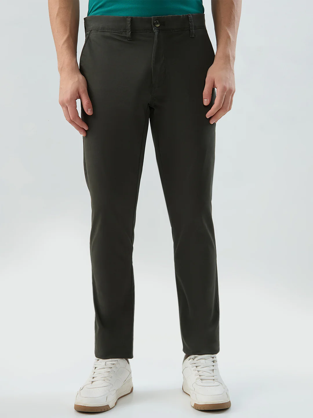 Raymond Men Slim Fit Solid Pattern Cotton Blend Flat Front Trouser