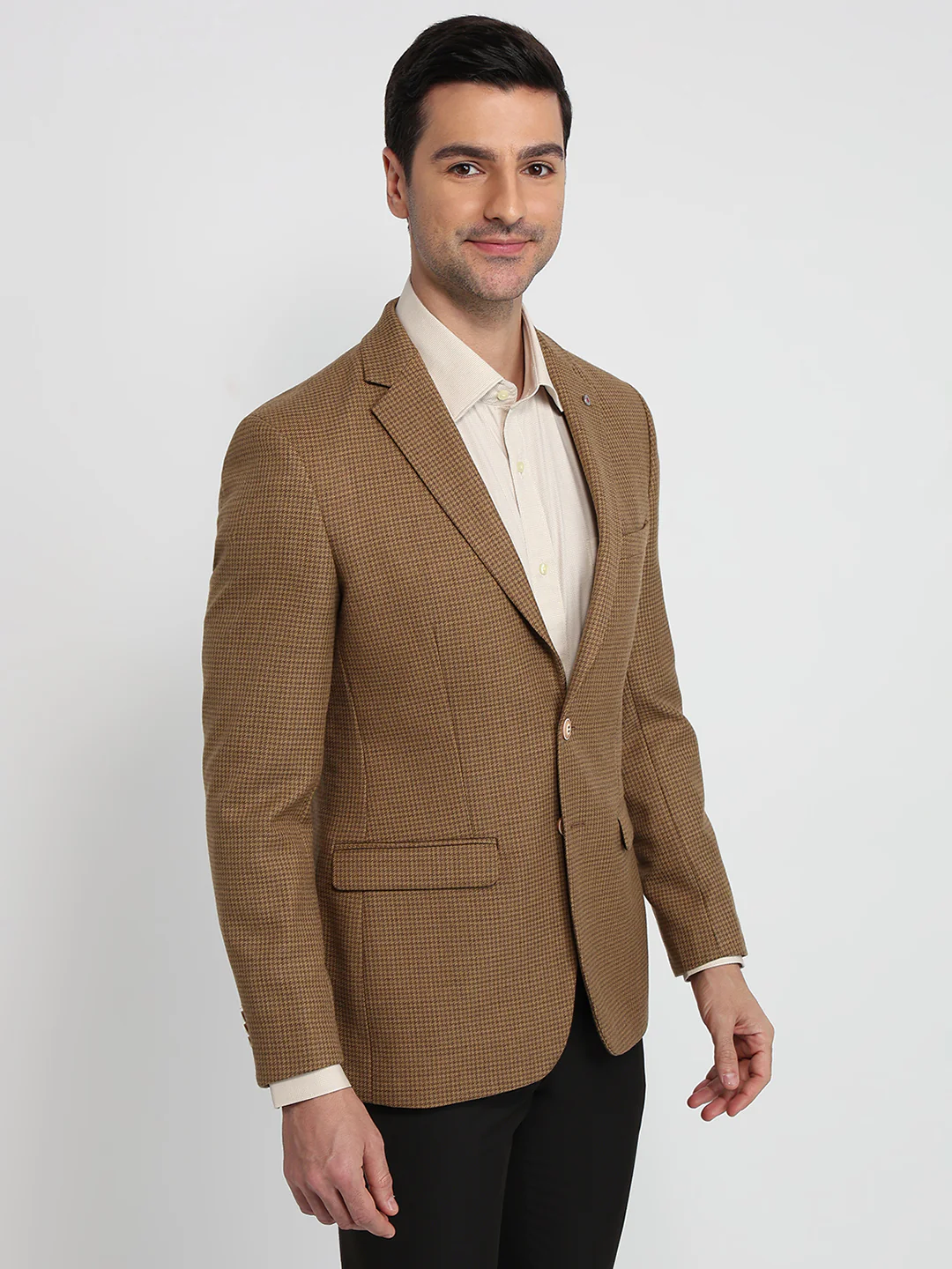 Raymond Men Yellow Structure Contemporary Fit Polyester Blend Blazer - Image 3