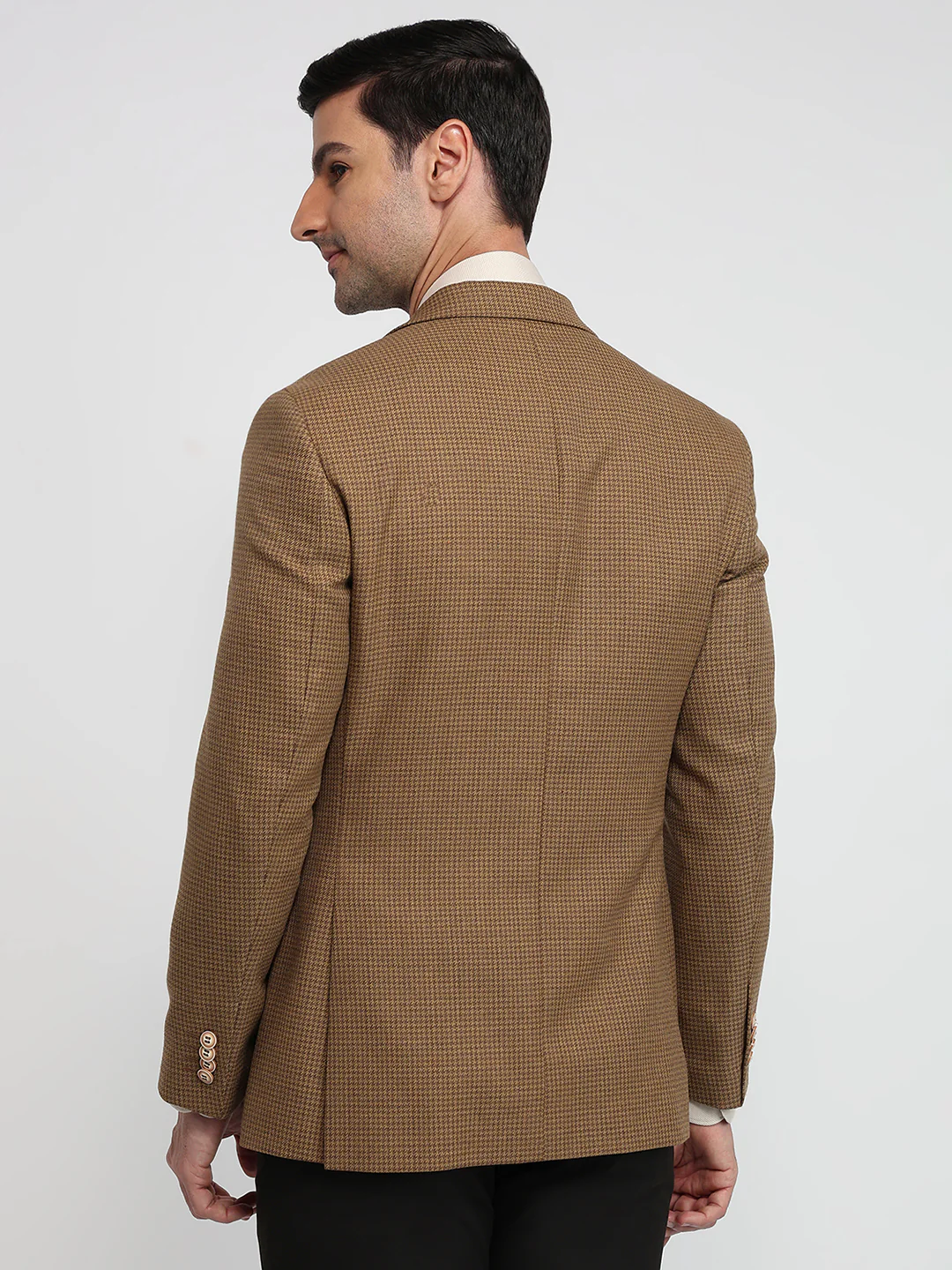 Raymond Men Yellow Structure Contemporary Fit Polyester Blend Blazer - Image 4
