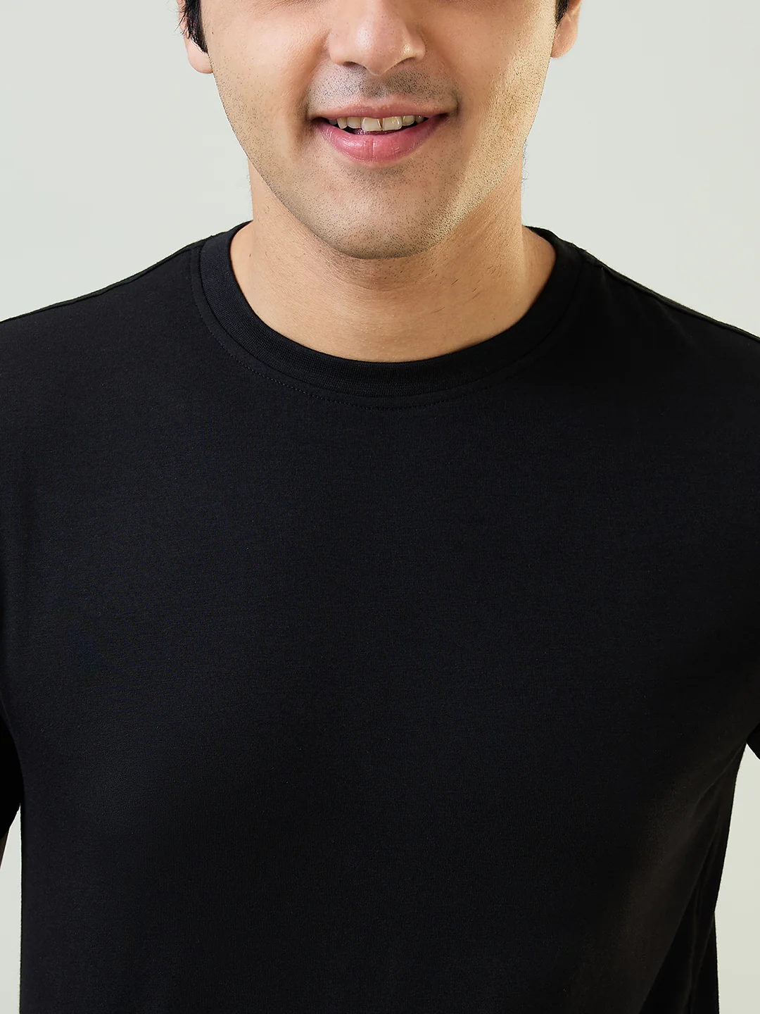 Sleepz Men Black Regular Fit Solid Round Neck Collar T-Shirt - Image 4