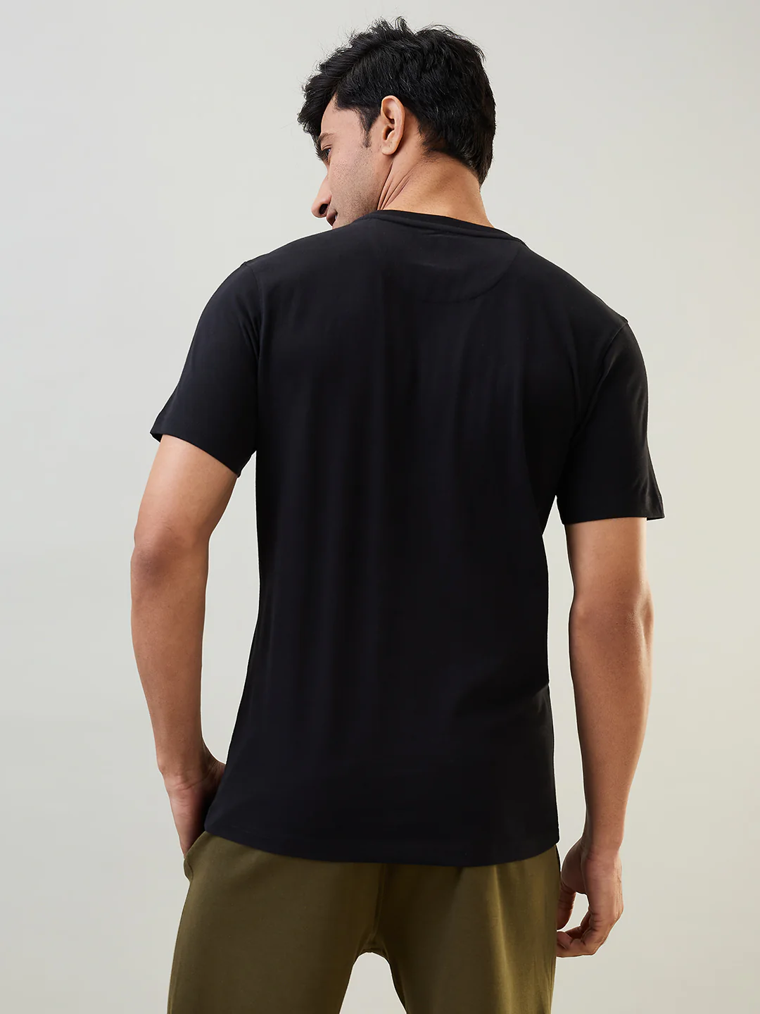 Sleepz Men Black Solid Regular Fit Cotton T-Shirt - Image 3
