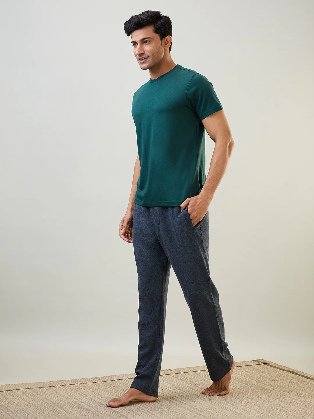 Sleepz Men Green Regular Fit Solid Round Neck Collar T-Shirt - Image 5