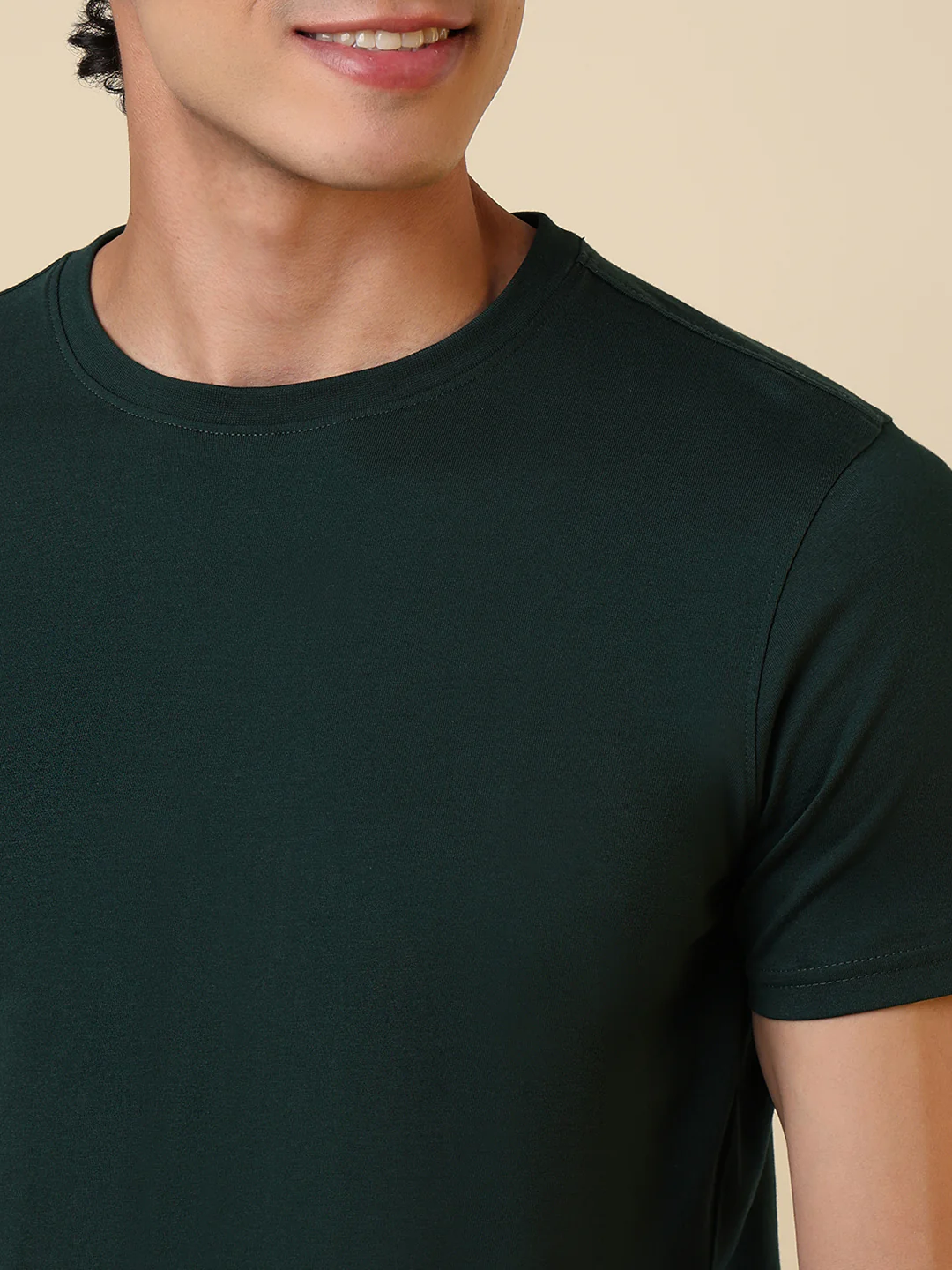 Sleepz Men Green Solid Regular Fit Cotton T-Shirt - Image 6
