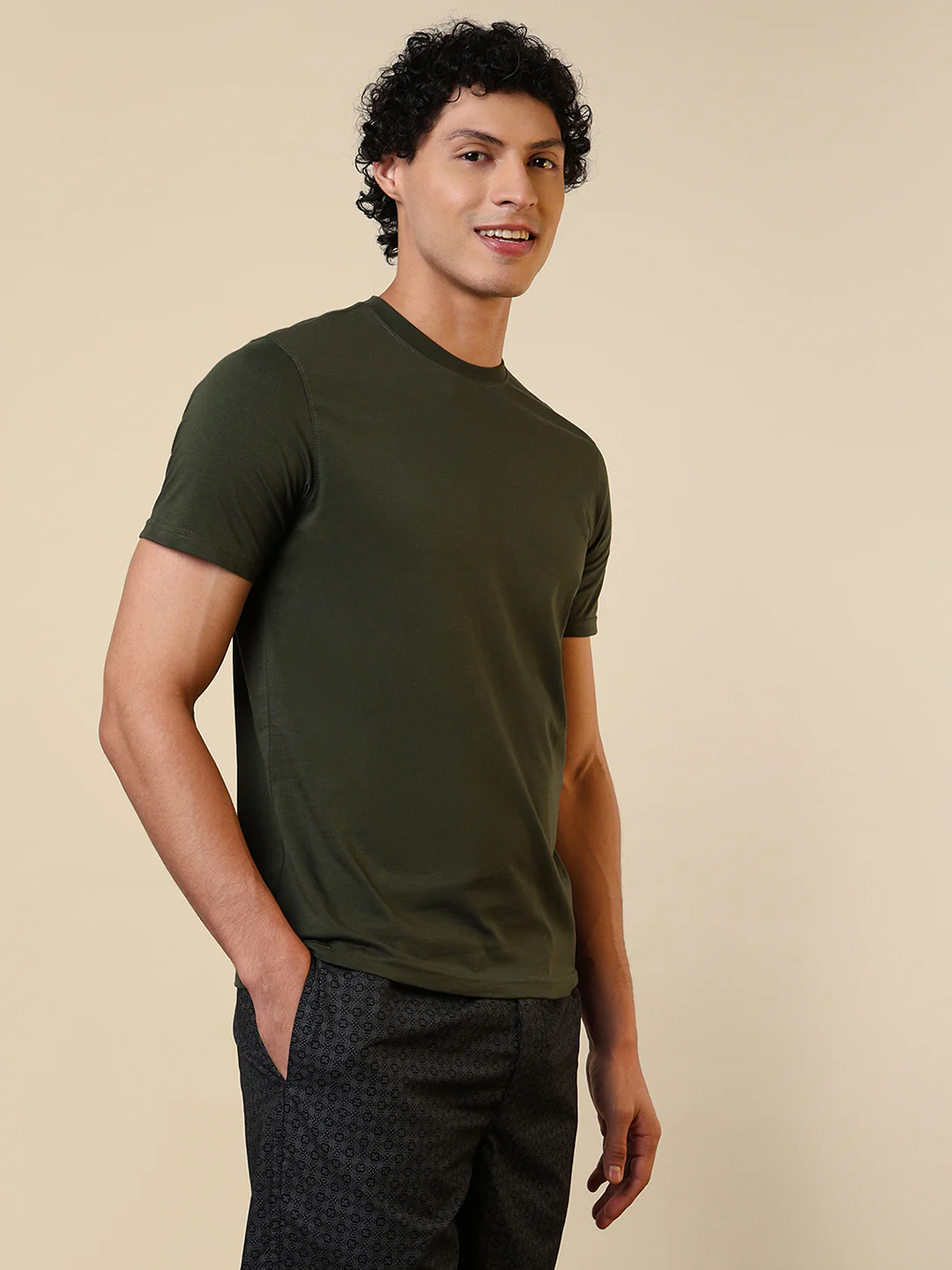 Sleepz Men Green Solid Regular Fit Cotton T-Shirt - Image 3