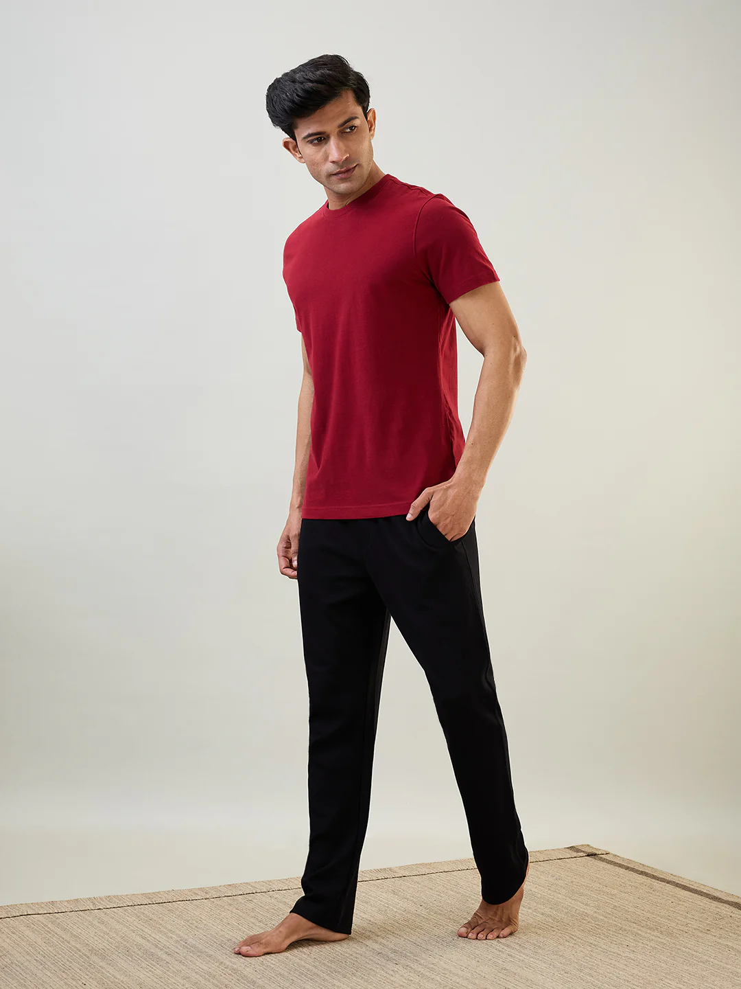 Sleepz Men Red Solid Regular Fit Cotton T-Shirt - Image 4